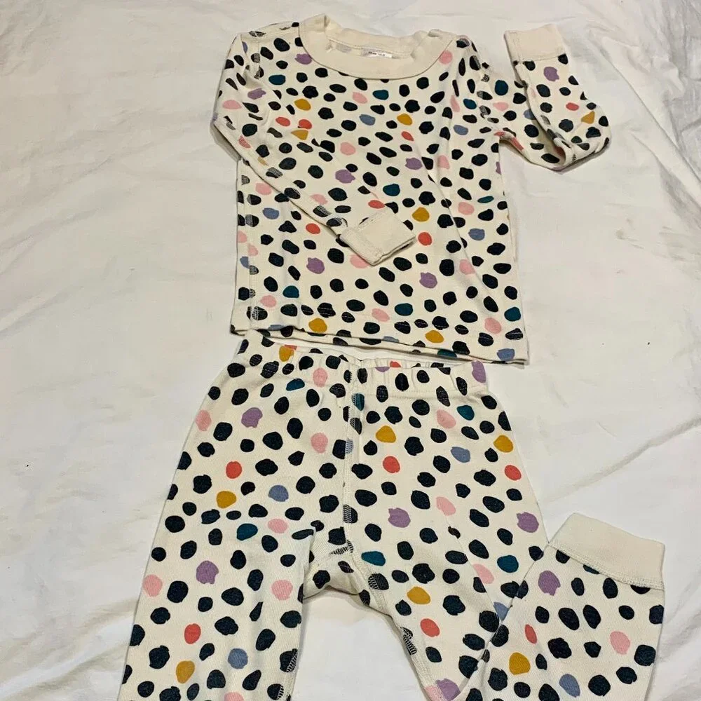 Hanna Andersson White Pajama Set with Black, Pink, Purple, Teal, Mustard Dots